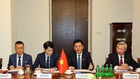 Vietnam, Poland agreed on major measures to boost economic ties: Minister Nguyen Hong Dien