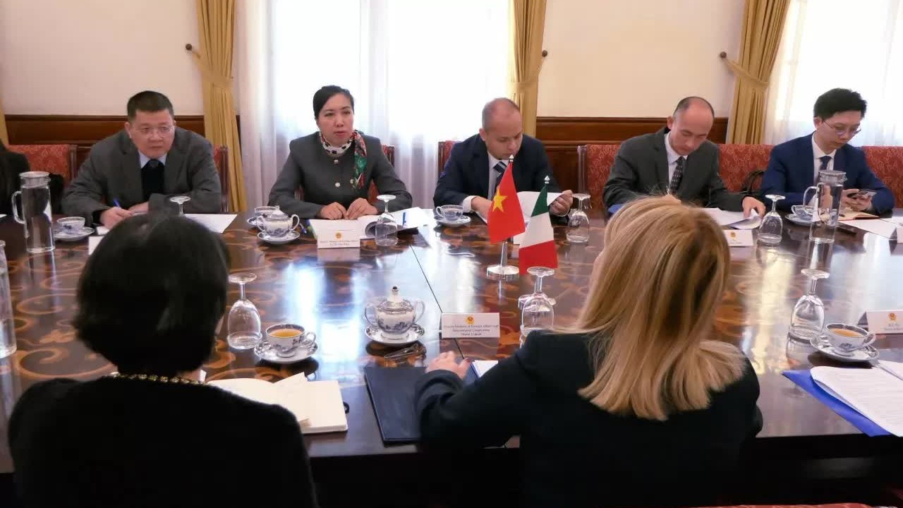Vietnam-Italy convene sixth deputy ministerial-level political consultation