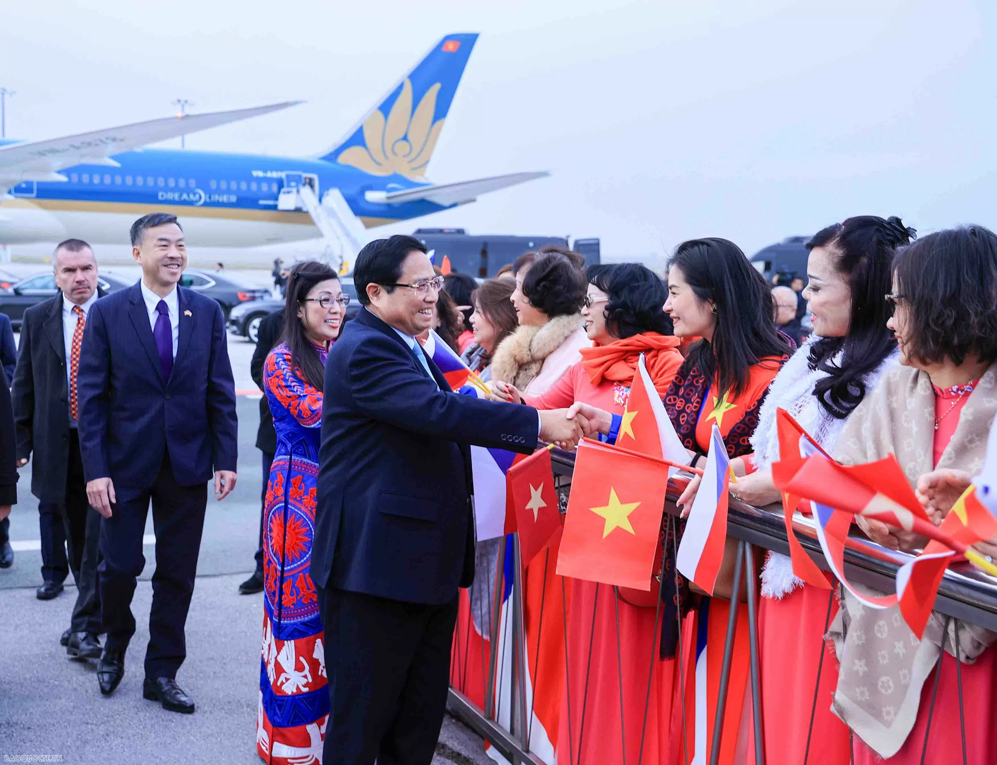 PM Pham Minh Chinh arrives in Prague, beginning official visit to Czech Republic PM Pham Minh Chinh arrives in Prague, beginning official visit to Czech Republic