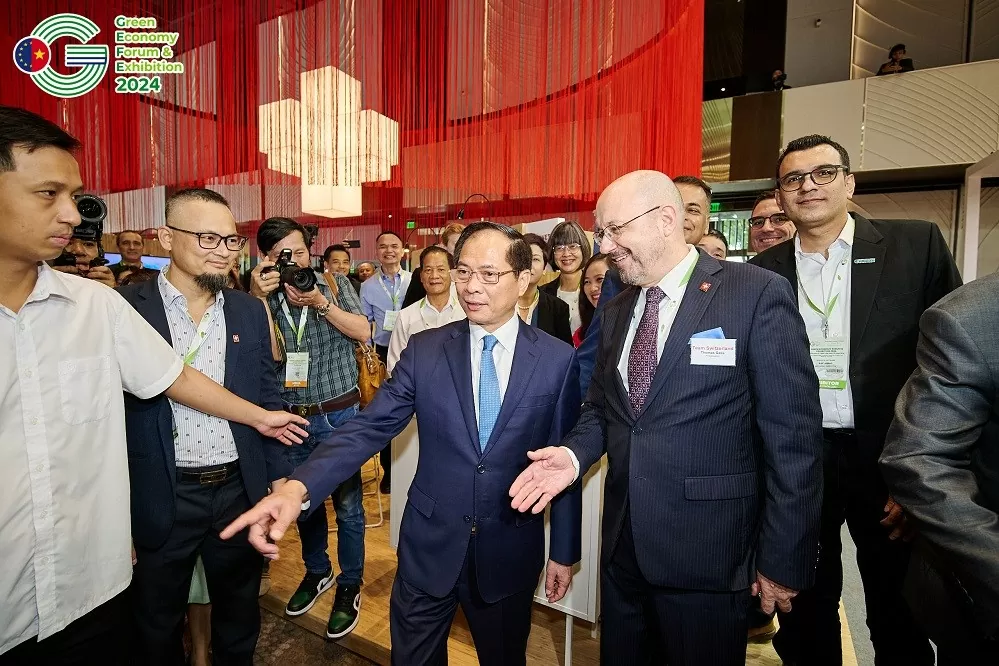 Vietnam is playing an increasingly active role at the World Economic Forum (WEF): Swiss Ambassador Vietnam is playing an increasingly active role at the World Economic Forum (WEF): Swiss Ambassador