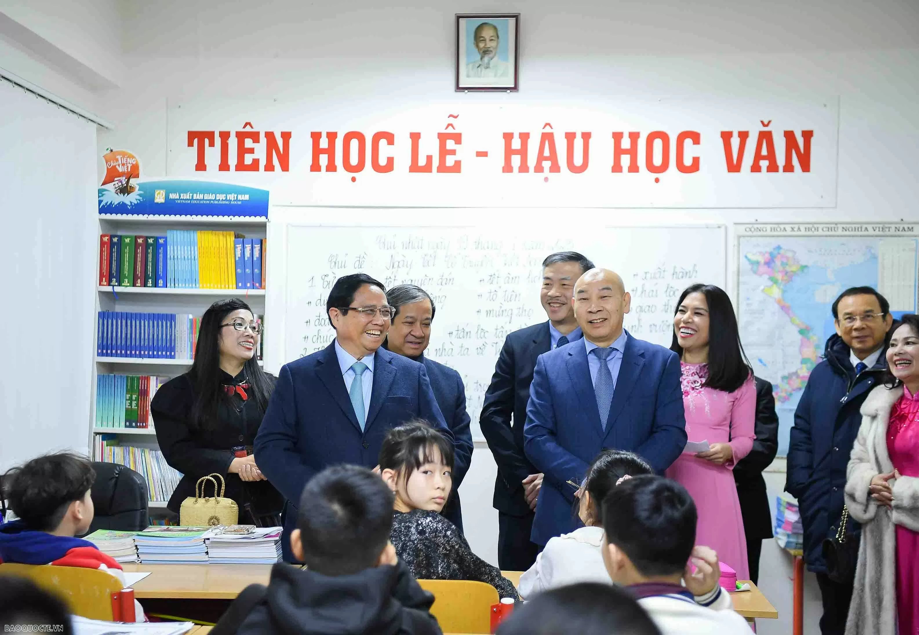 PM Pham Minh Chinh visits Vietnamese-invested trade centres in Czech Republic PM Pham Minh Chinh visits Vietnamese-invested trade centres in Czech Republic