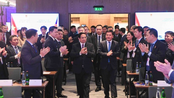 PM Pham Minh Chinh attends Vietnam-Czech Republic Business Forum in Prague