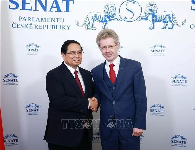 Prime Minister Pham Minh Chinh meets Czech Senate President in Prague Prime Minister Pham Minh Chinh meets Czech Senate President in Prague