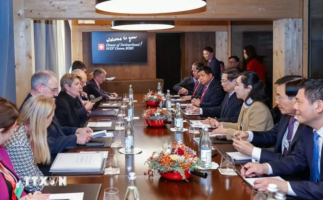 Thủ tướng Phạm Minh Chính hội đàm với Tổng thống Liên bang Thụy Sĩ Karin Keller-Sutter. (Nguồn: TTXVN) Thủ tướng Phạm Minh Chính hội đàm với Tổng thống Liên bang Thụy Sĩ Karin Keller-Sutter. (Nguồn: TTXVN)