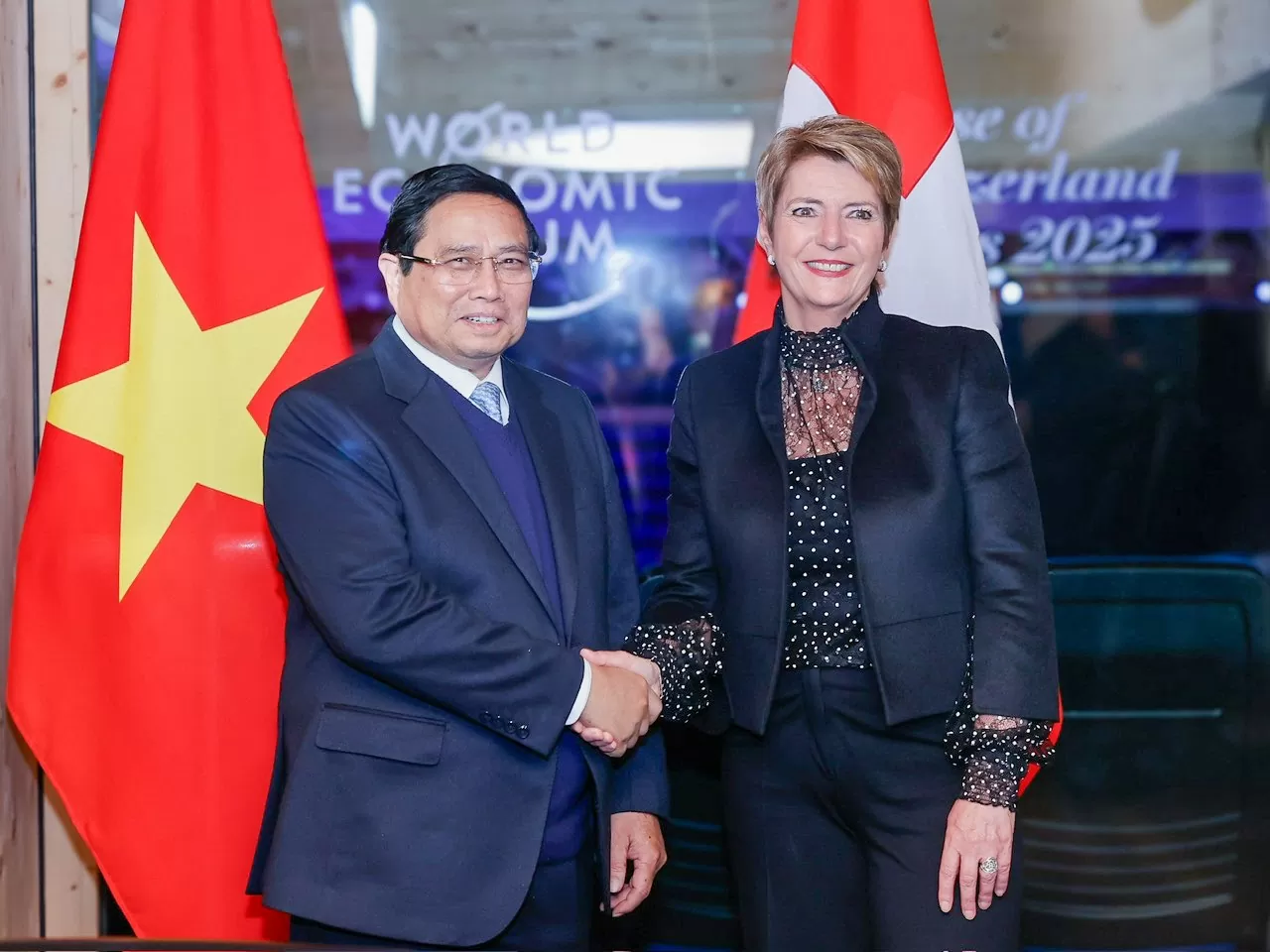 PM Pham Minh Chinh holds talks with Swiss President  Karin Keller-Sutterin Davos