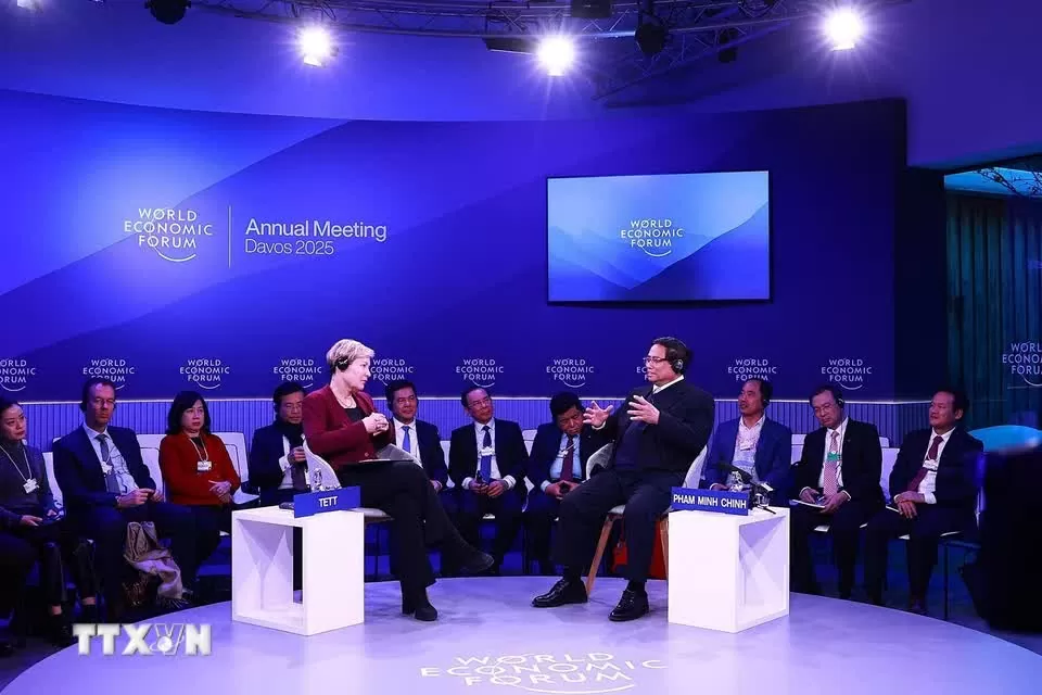 PM Pham Minh Chinh addresses special policy dialogue at WEF meeting in Davos