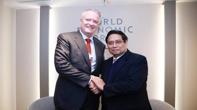 PM Pham Minh Chinh meets with OECD Secretary-General Mathias Cormann in Davos