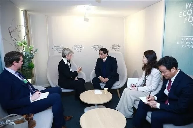 Prime Minister Pham Minh Chinh meets with UN Special Envoy on Myanmar Julie Bishop in Davos