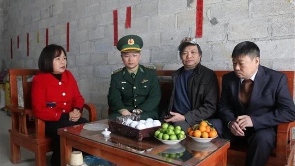 Cao Bang, Soc Trang residents celebrate warm Tet Lunar New Year in new homes