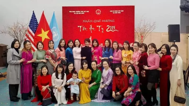 Participants in the Homeland Spring programme in New York on January 25. (Photo: VNA)