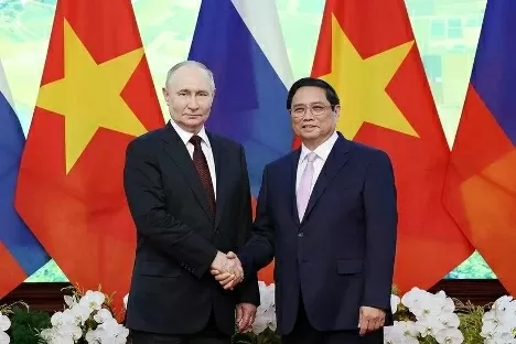 Prime Minister Pham Minh Chinh (R) meets with Russian President Vladimir Putin in Hanoi in June 2024. (Photo: VNA) Prime Minister Pham Minh Chinh (R) meets with Russian President Vladimir Putin in Hanoi in June 2024. (Photo: VNA)
