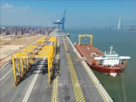 Container terminals No. 3 and 4 at Hai Phong International Gateway Port in Lach Huyen are expected to begin operations in Q1 2025. (Photo: VNA) Container terminals No. 3 and 4 at Hai Phong International Gateway Port in Lach Huyen are expected to begin operations in Q1 2025. (Photo: VNA)