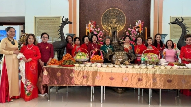 Overseas Vietnamese in Thailand celebrate Tet and honouring President Ho Chi Minh