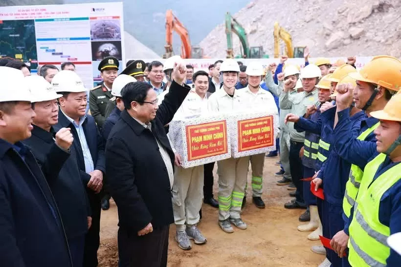 PM requests accelerating expressway projects in Cao Bang, Lang Son PM requests accelerating expressway projects in Cao Bang, Lang Son