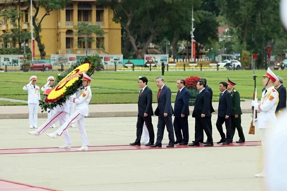 Party, State leaders pay tribute to President Ho Chi Minh on CPV’s founding anniversary