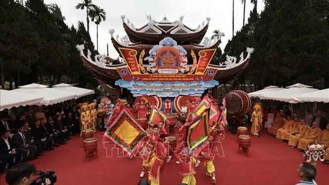 Huong Tich Pagoda festival in Ha Tinh province begins