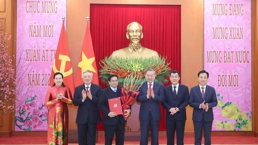 General Secretary To Lam announced Politburo's Decisions on major restructuring of Central Party organisations