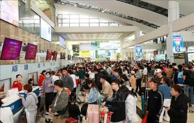 Domestic airports serve 3.6 million passengers during Tet holiday Domestic airports serve 3.6 million passengers during Tet holiday