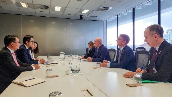 Deputy FM Do Hung Viet co-chaired Vietnam-New Zealand Political Consultation