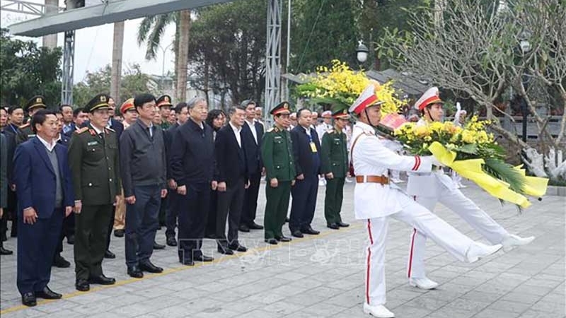 General Secretary To Lam offers incense to martyrs in Ha Giang
