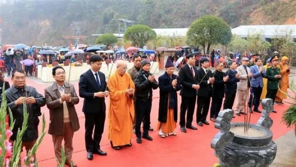 Localities brimming with festive vibes attracting crowds of visitors