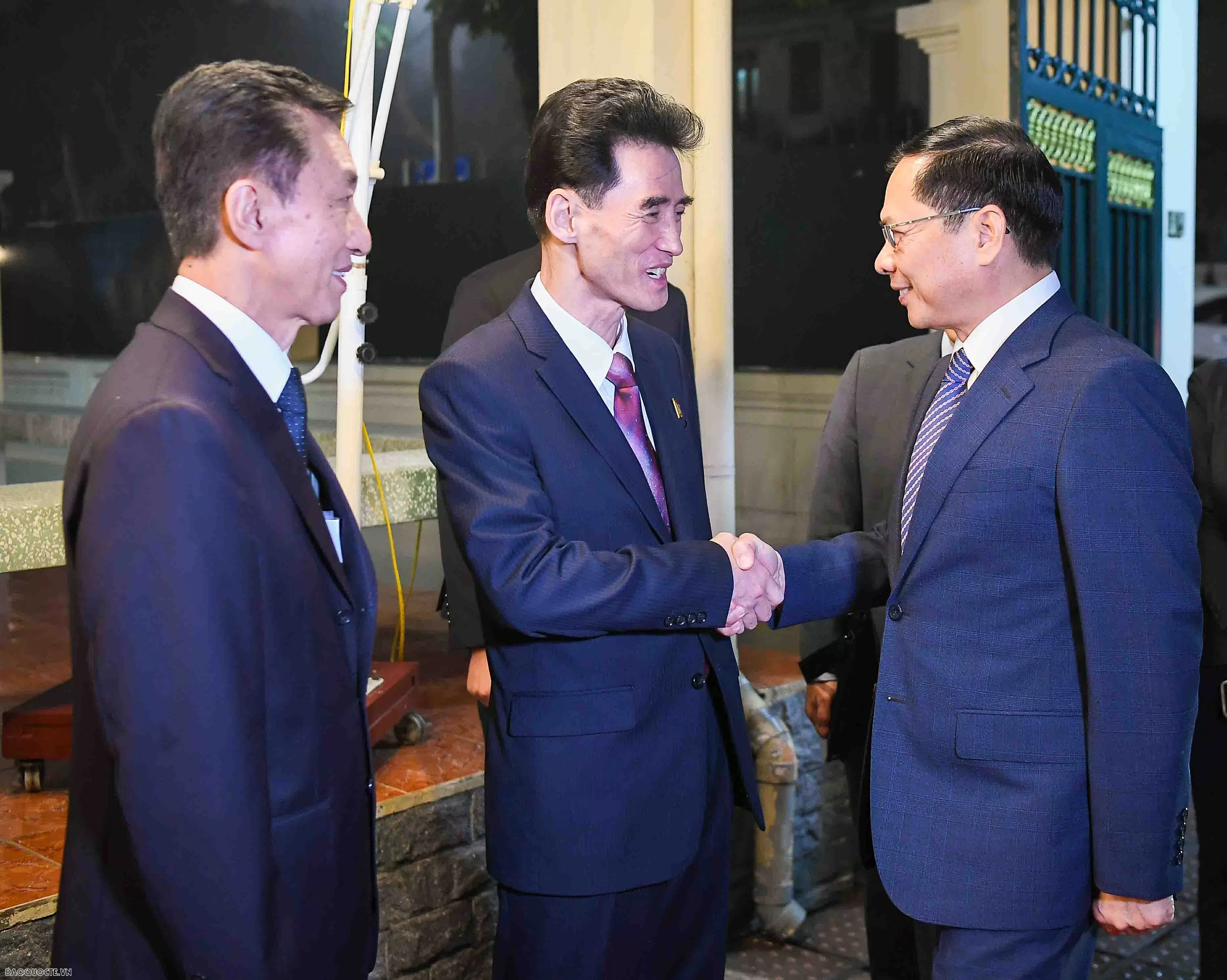 Phó Thủ tướng, Bộ trưởng Ngoại giao Bùi Thanh Sơn dự lễ kỷ niệm 75 năm thiết lập quan hệ ngoại giao Việt Nam-Triều Tiên, ngày 6/2/2025. (Ảnh: Nguyễn Hồng) Phó Thủ tướng, Bộ trưởng Ngoại giao Bùi Thanh Sơn dự lễ kỷ niệm 75 năm thiết lập quan hệ ngoại giao Việt Nam-Triều Tiên, ngày 6/2/2025. (Ảnh: Nguyễn Hồng)