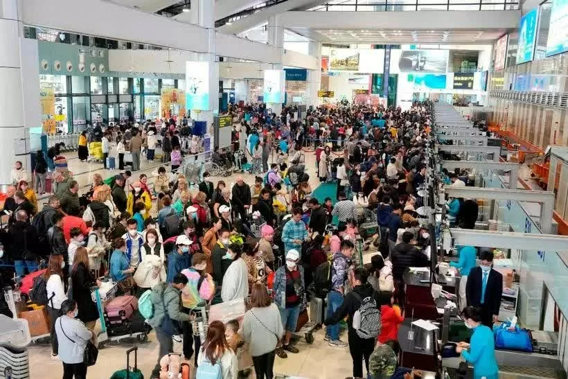 Vietnam Airlines Group serves nearly 2.4 million passengers during Tet Vietnam Airlines Group serves nearly 2.4 million passengers during Tet