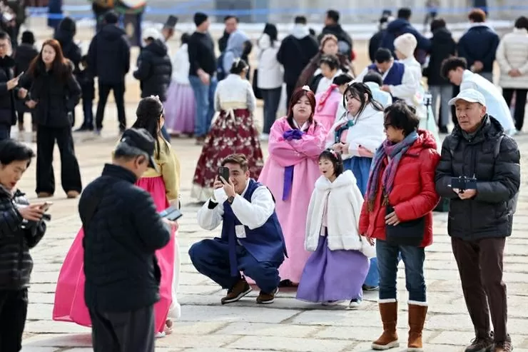 Korea aims to attract 18.5 million foreign visitors in 2025, a 13% increase from 2024 Korea aims to attract 18.5 million foreign visitors in 2025, a 13% increase from 2024