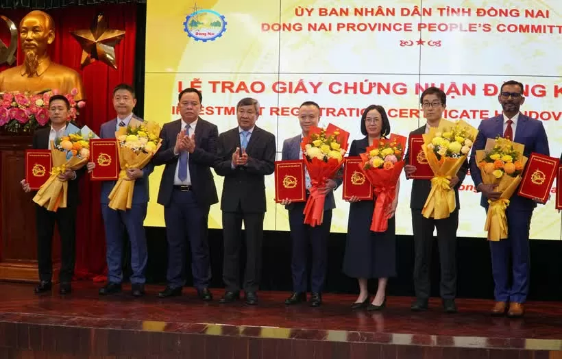 Dong Nai hand overs investment certificates to 14 projects Dong Nai hand overs investment certificates to 14 projects