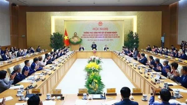PM chairs meeting with leaders of businesses, calling for greater contributions to national development