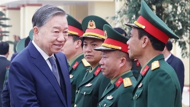 General Secretary To Lam urges Missile Brigade 490 to strengthen combat readiness