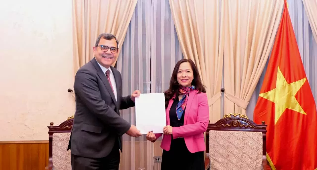 The State Protocol Department receives the additional Credentials of the Greek Ambassador to Vietnam