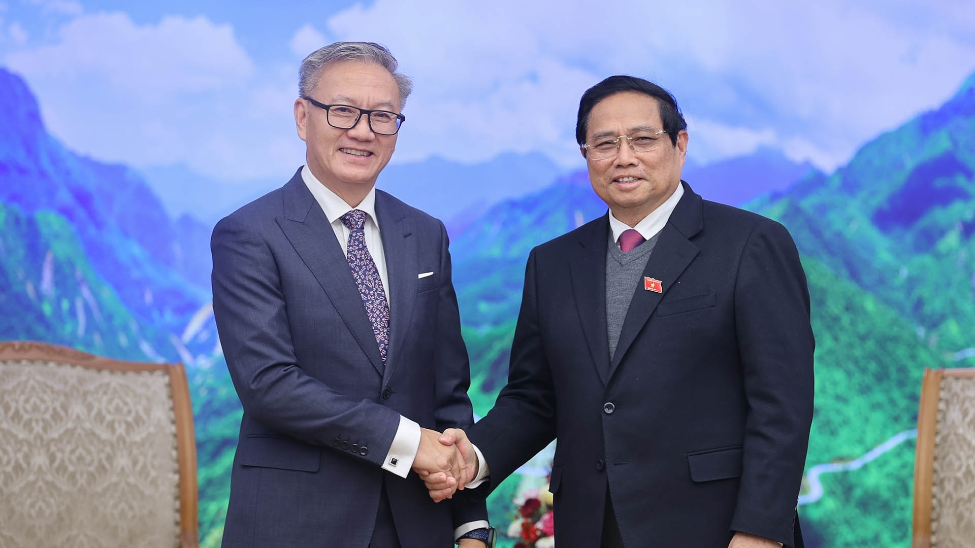 PM Pham Minh Chinh welcomes Lao Minister of Foreign Affairs Thongsavanh Phomvihane