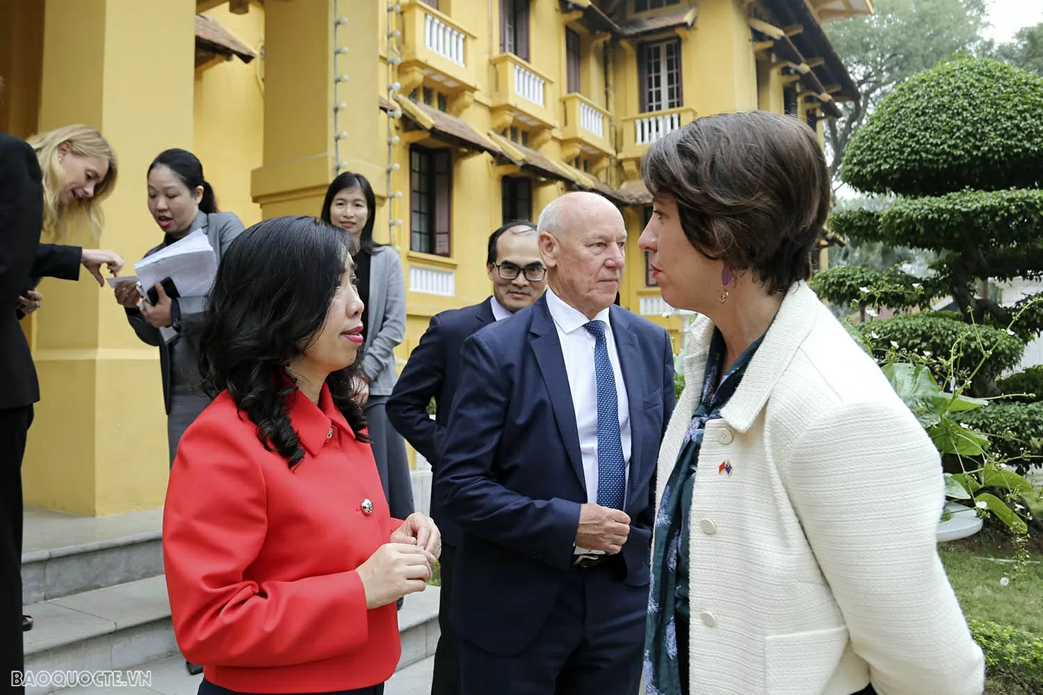 Australian senior news editors welcomed in Hanoi