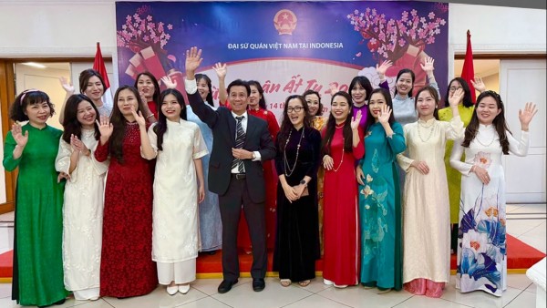 Vietnamese community in Indonesia celebrates Lunar New Year, preserving cultural traditions