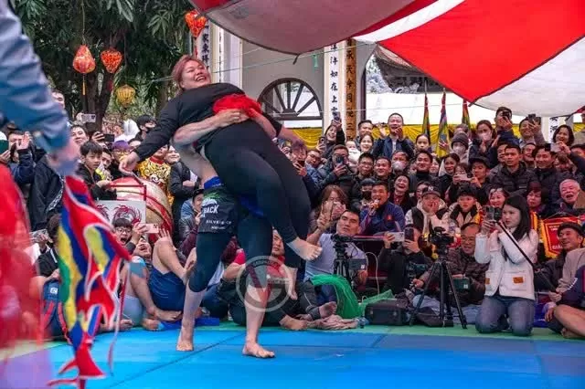 Dzmitrychenka stirs up traditional Vietnamese wrestling community Dzmitrychenka stirs up traditional Vietnamese wrestling community