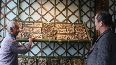 Hue preserves the folk painting tradition of Sinh village