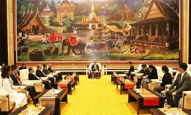 Lao Prime Minister receives Chairman of Business Association of Overseas Vietnamese Lao Prime Minister receives Chairman of Business Association of Overseas Vietnamese