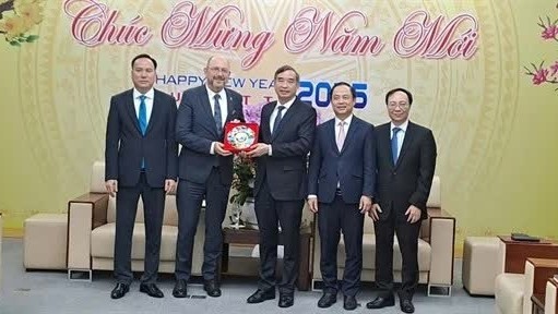 Da Nang, Switzerland to promote finance and hi-tech partnerships