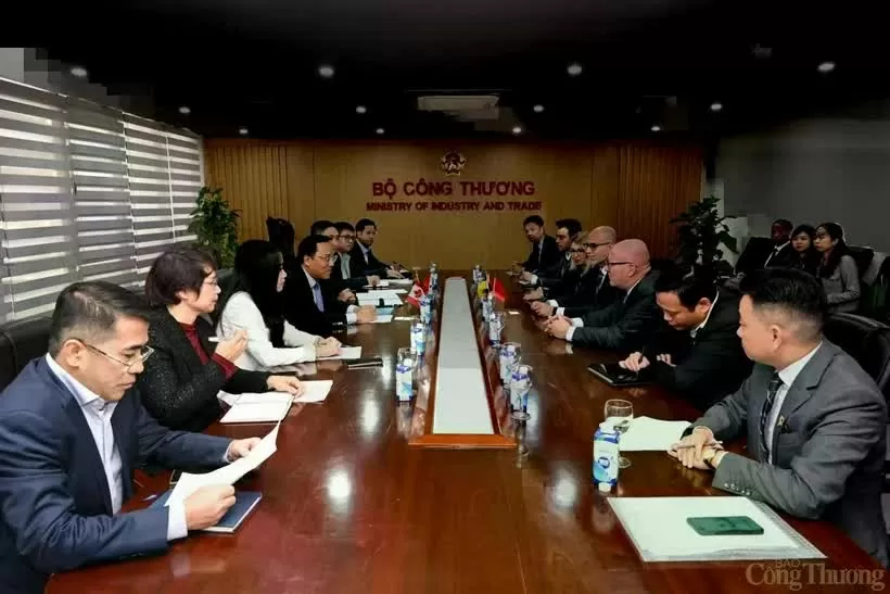 Canada eyes stronger ties with Vietnam in green energy and mining