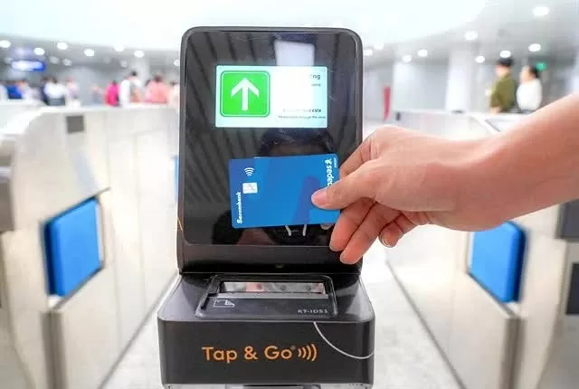 HCM City metro accepts NAPAS cards for ticket payment