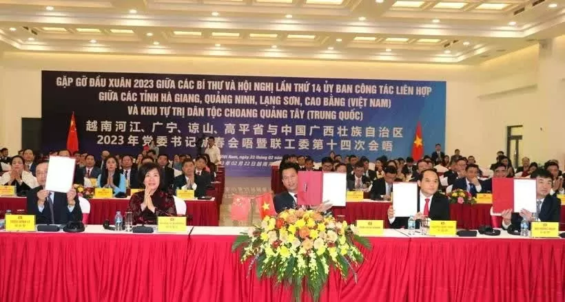 Vietnamese, Chinese localities promote exchanges Vietnamese, Chinese localities promote exchanges