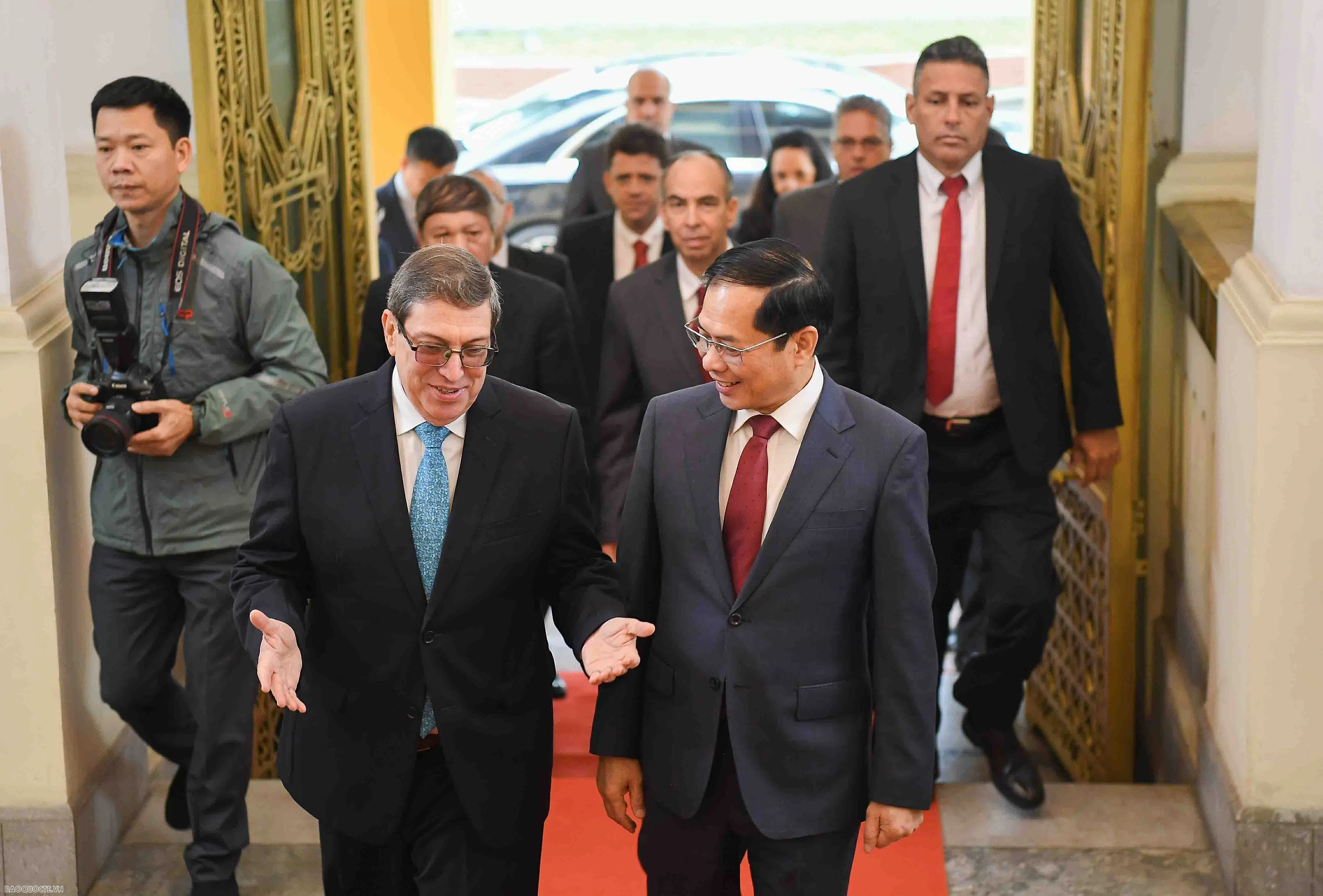 Phó Thủ tướng, Bộ trưởng Ngoại giao Bùi Thanh Sơn đón, hội đàm với Bộ trưởng Ngoại giao Cuba Phó Thủ tướng, Bộ trưởng Ngoại giao Bùi Thanh Sơn đón, hội đàm với Bộ trưởng Ngoại giao Cuba