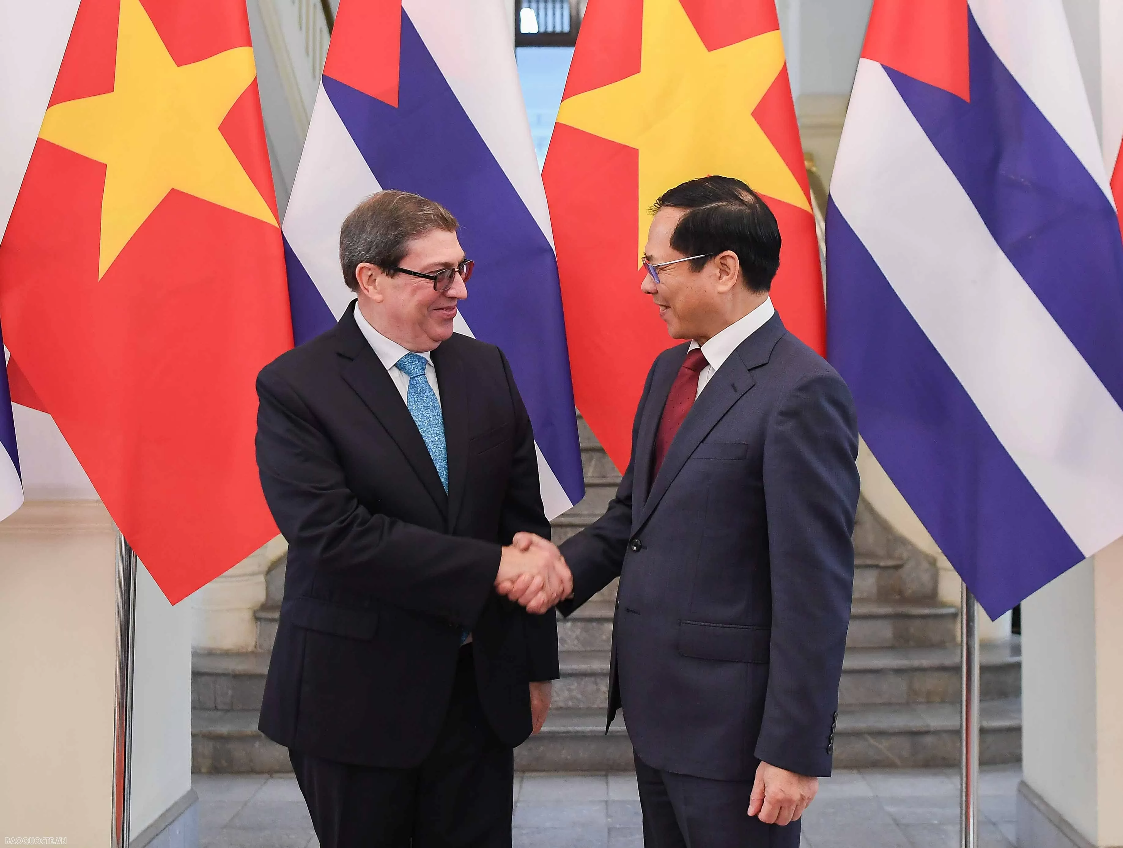 Phó Thủ tướng, Bộ trưởng Ngoại giao Bùi Thanh Sơn đón, hội đàm với Bộ trưởng Ngoại giao Cuba
