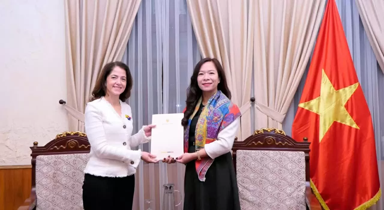 Ministry of Foreign Affairs receives a copy of the credentials of the Colombian Ambassador to Vietnam Ministry of Foreign Affairs receives a copy of the credentials of the Colombian Ambassador to Vietnam
