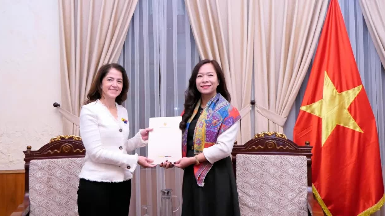 State Protocol Department receives copy of credentials of Colombian Ambassador to Vietnam