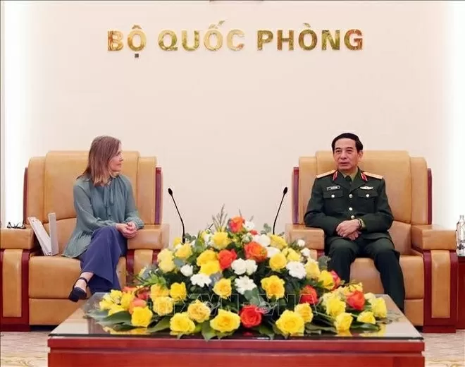 Minister receives Canadian Deputy Minister of National Defence Stefanie Beck