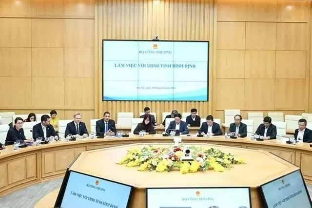 H&M plans 1 billion USD investment to turn Binh Dinh into a circular textile hub H&M plans 1 billion USD investment to turn Binh Dinh into a circular textile hub