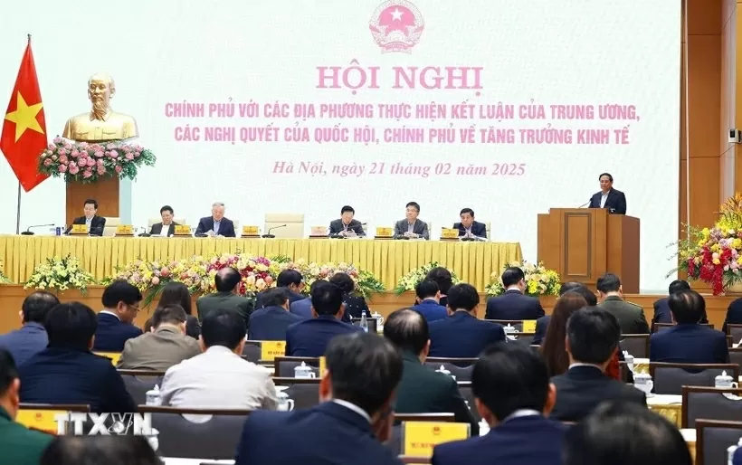 PM Pham Minh Chinh chairs meeting with localities on promoting economic growth