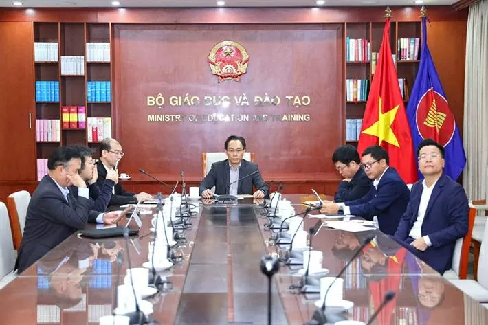 Google ready to support Vietnam in AI applications for education, training